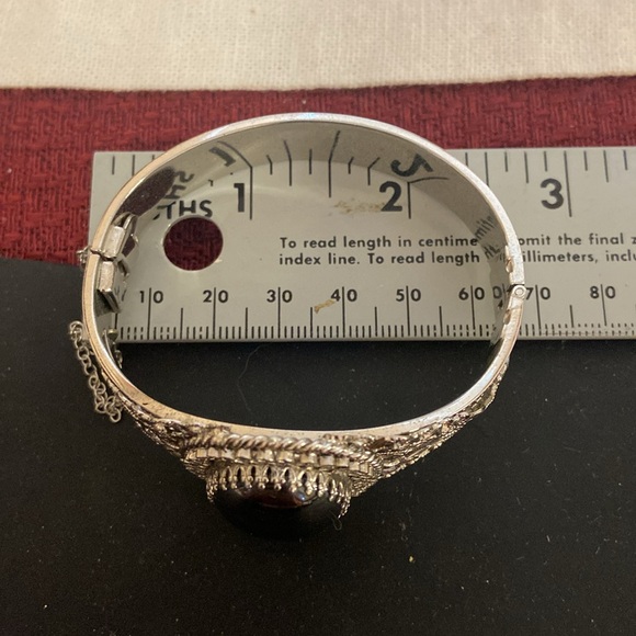 Xxsoldxx Vintage Whiting & Davis Hematite & silver clamp bracelet EUC 6.5" - Picture 6 of 11